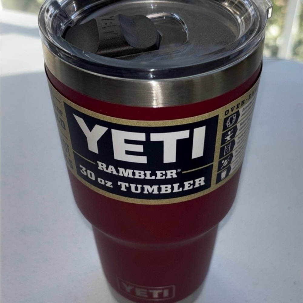 YETI Rambler 30 oz Tumbler - Bold Red